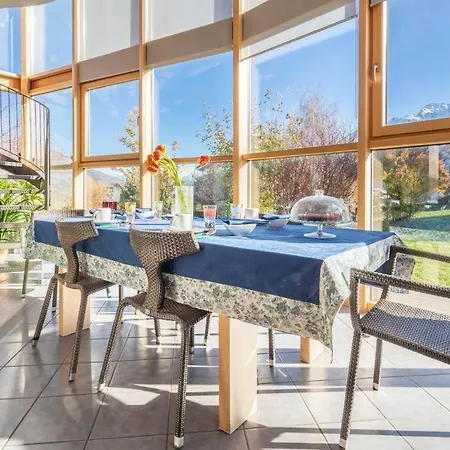 Ambrosia Nocleg ze śniadaniem 4*