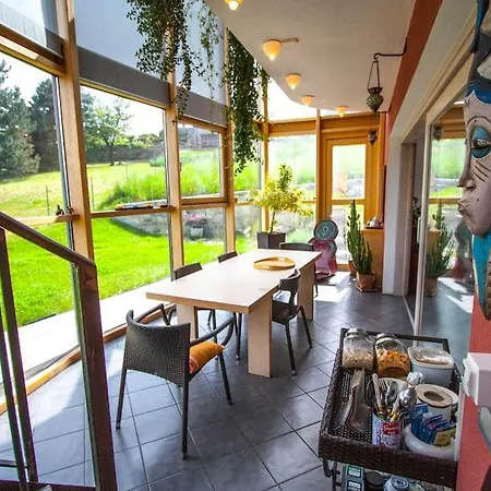 Bed & Breakfast Ambrosia 2*