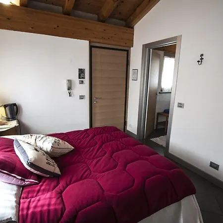 Ambrosia Nocleg ze śniadaniem 4*