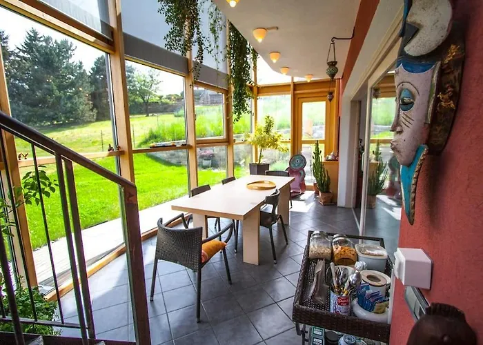 לינה וארוחת בוקר Ambrosia 4*