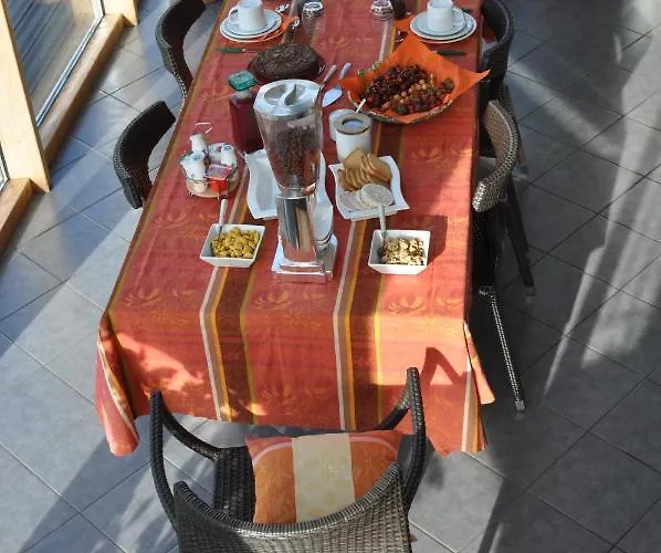 Ambrosia לינה וארוחת בוקר אאוסטה